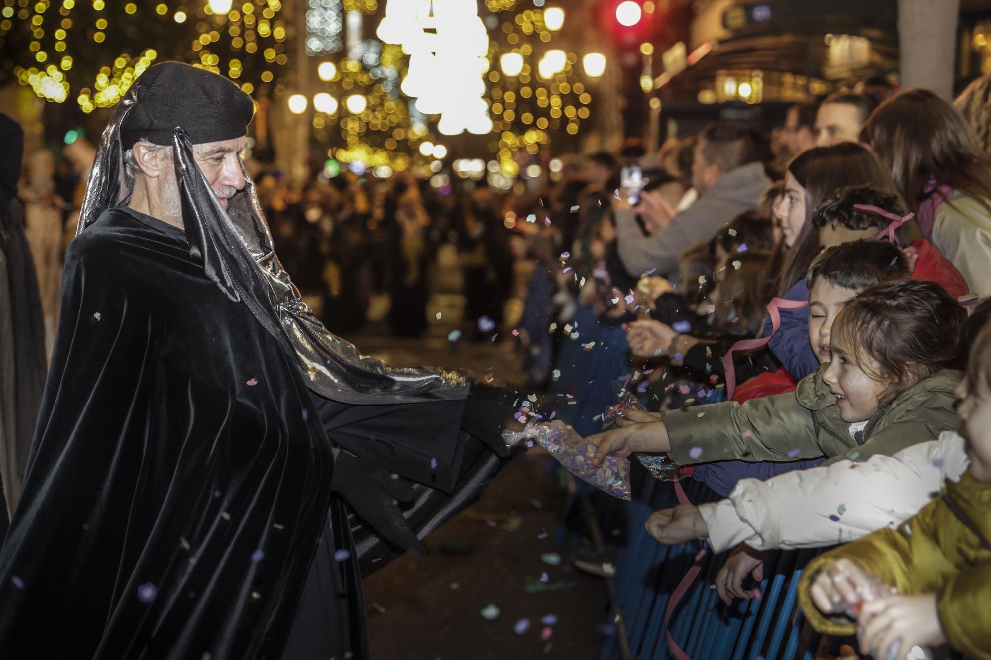 En imágenes: Así fue la multitudinaria cabalgata de Oviedo