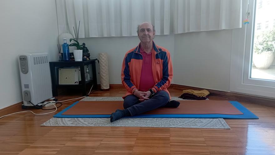 Enrique Moya: el embajador del yoga en Málaga