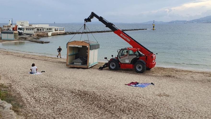 Las máquinas trabajando la tarde que se instaló el chiringuito.