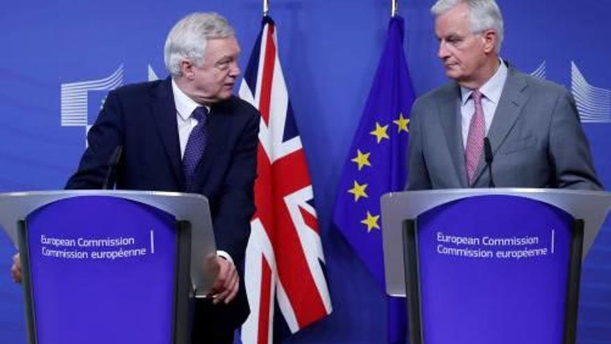 Michel Barnier (UE) i David Davis (UK), a la Comissió Europea.