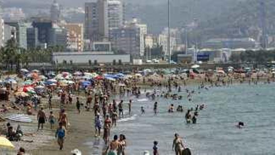 IU exige mayor atención a las playas de Málaga