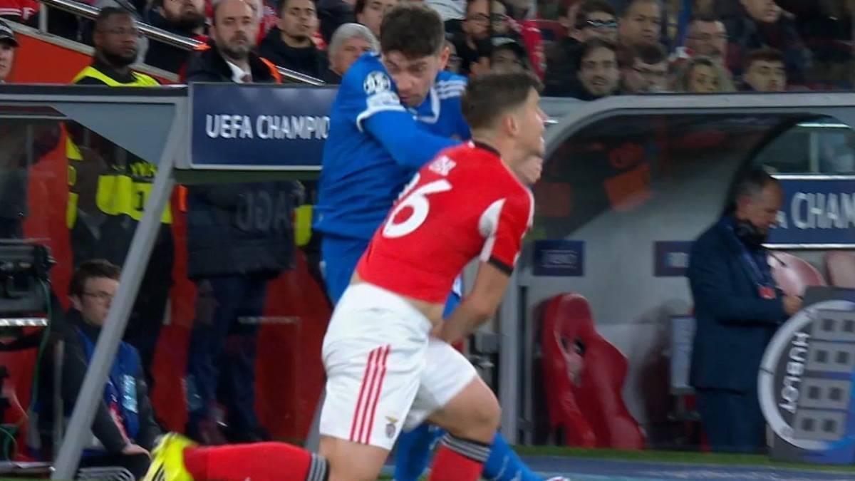 Los árbitros de El Chiringuito coinciden: era roja a Valverde