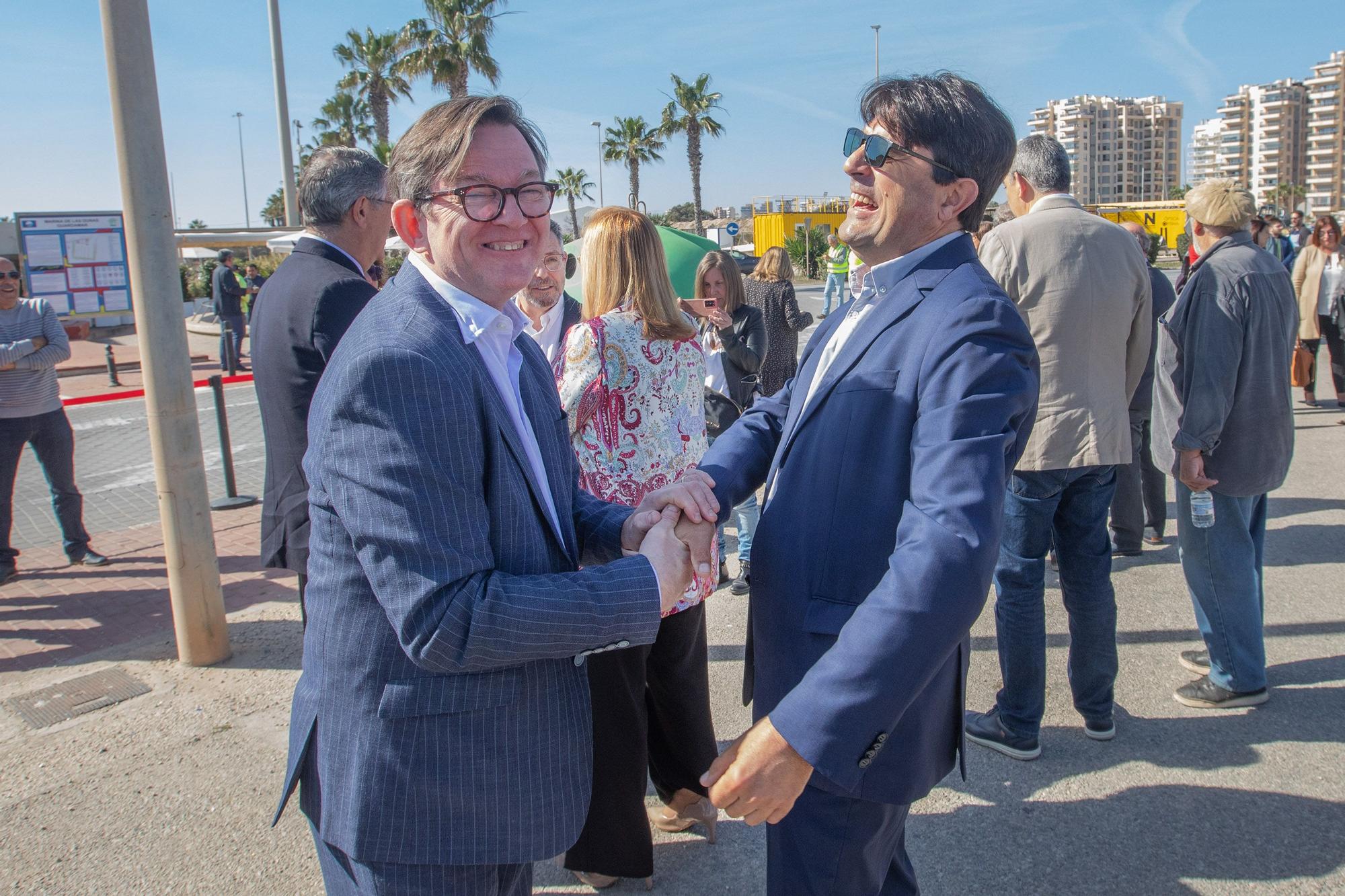 Visita de Ximo Puig a la desembocadura del Segura en Guardamar para anunciar los proyectos contra inundaciones