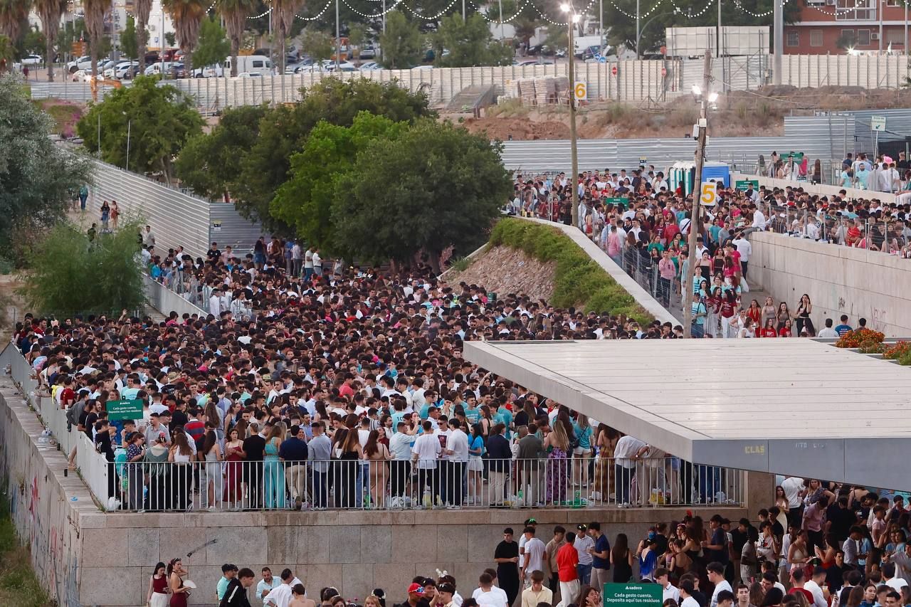 Botellón multitudinario en el miércoles de Feria