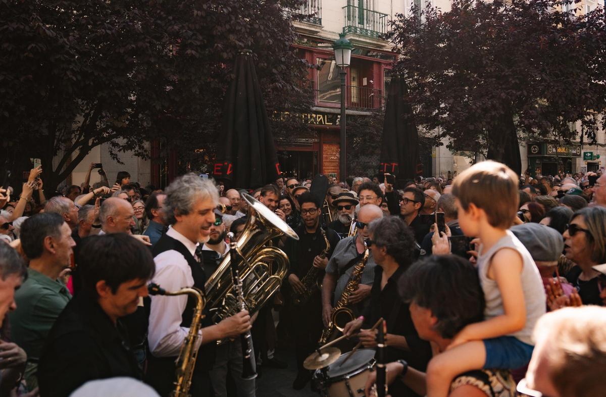 La banda de Café Central marcha a ritmo de jazz hacia su nuevo hogar: el Ateneo de Madrid