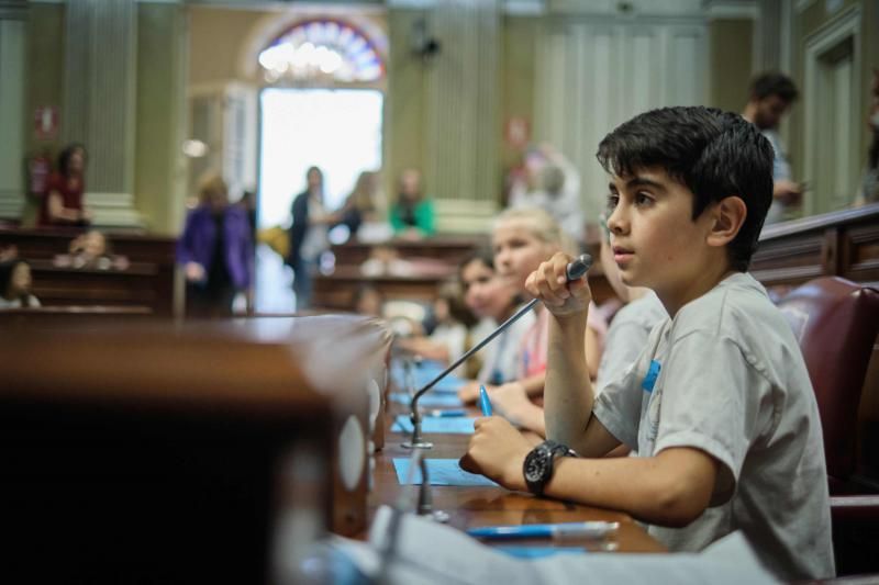Pleno Infantil en el Parlamento de Canarias 61 alumnos ejercerán de diputados por un dia  | 09/03/2020 | Fotógrafo: Andrés Gutiérrez Taberne
