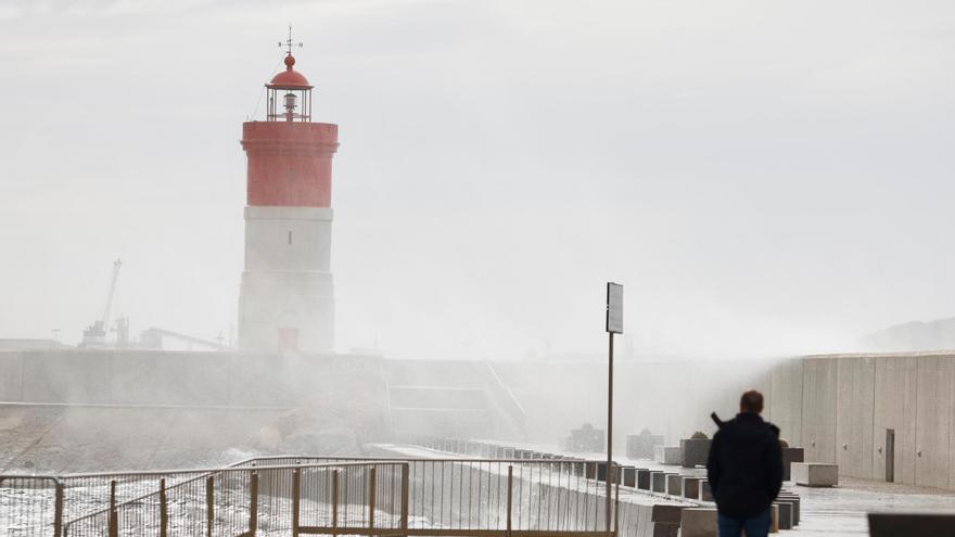 Alerta amarilla por viento y posibilidad de nieve este lunes en la Región