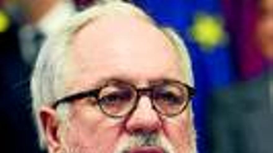 Arias Cañete inicia la precampaña de las europeas en Cáceres