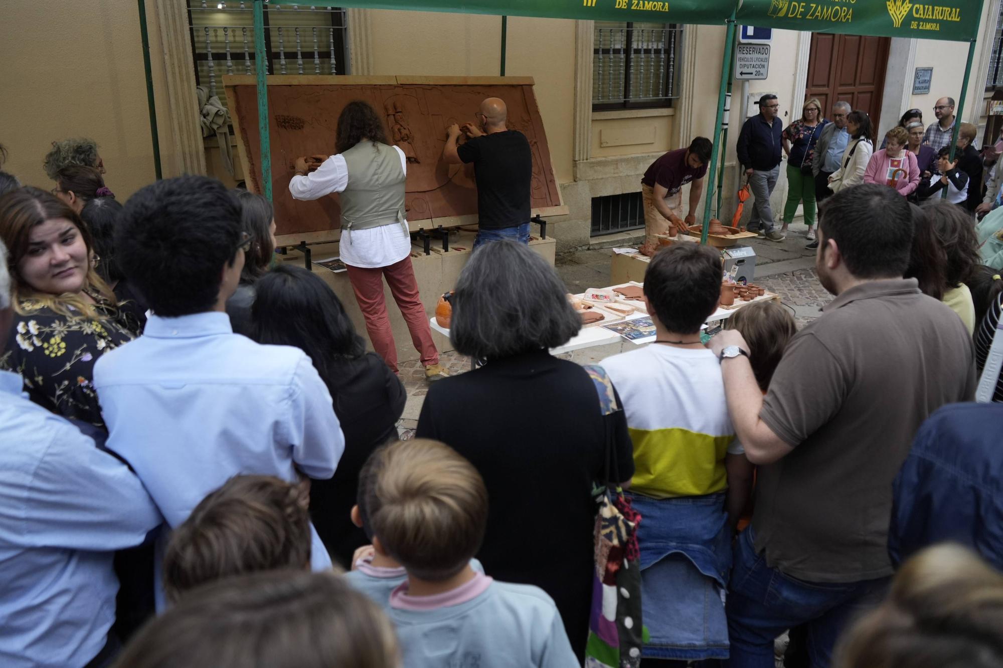 Zamora. Plaza Viriato. Feria del barro y la cerámica