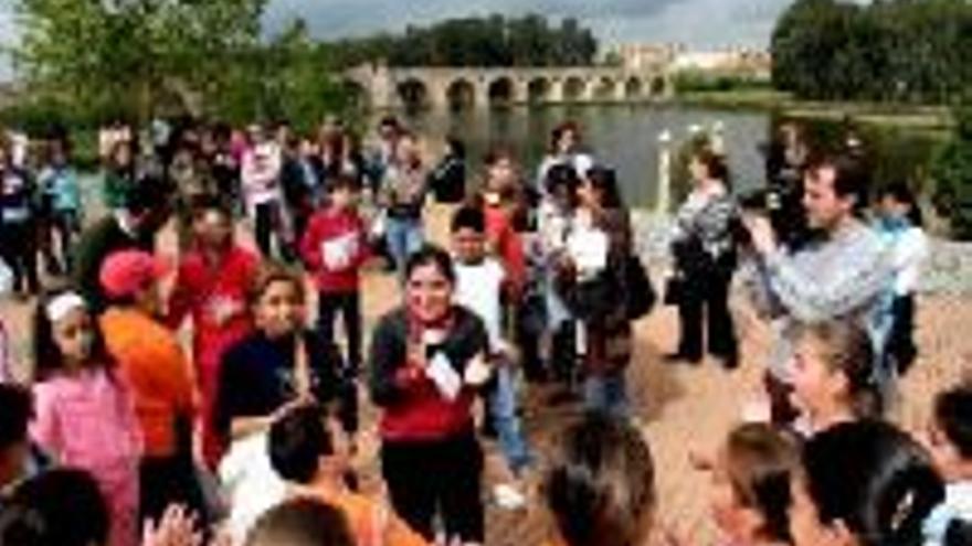 Todos los niños gitanos hasta los 12 años están escolarizados