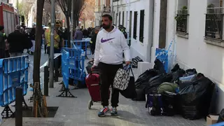 Desalojado por "riesgo alto de colapso" uno de los edificios afectados por el derrumbe mortal en Badalona