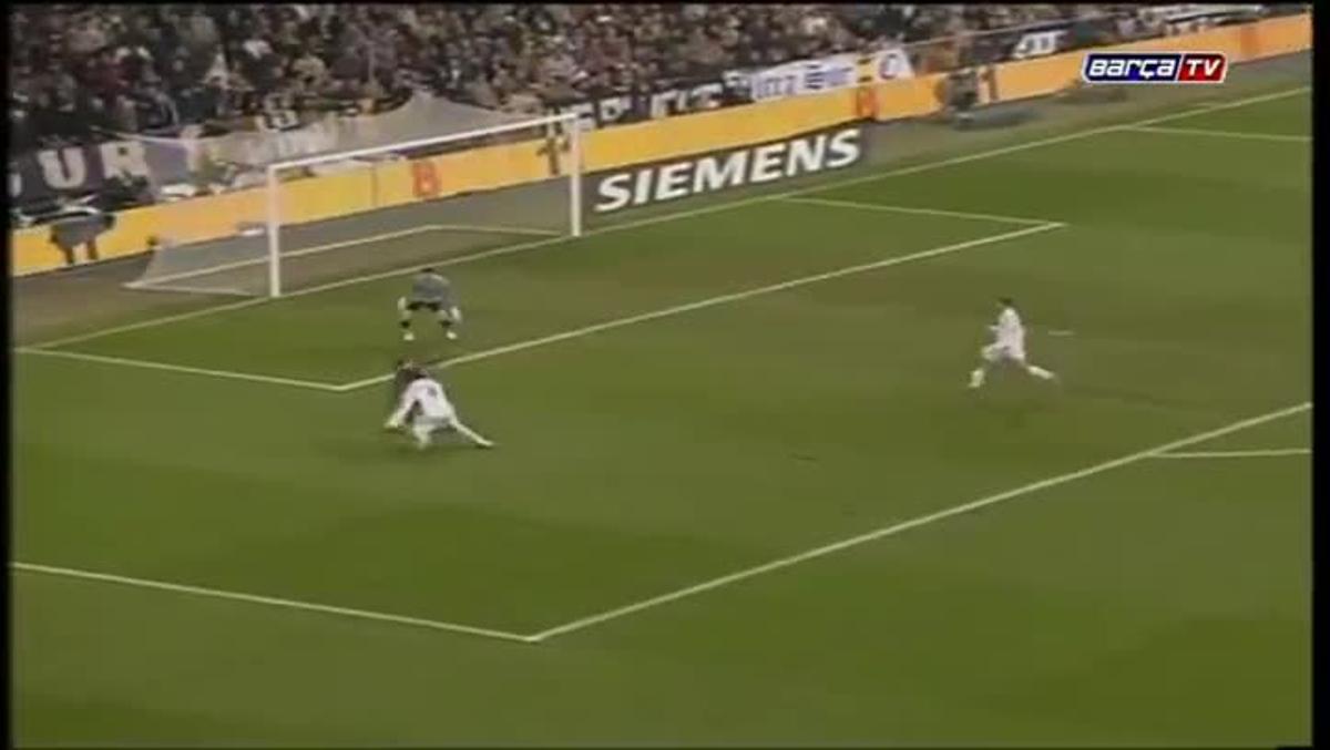 Ronaldinho va sortir aplaudit del Santiago Bernabéu fa 10 anys