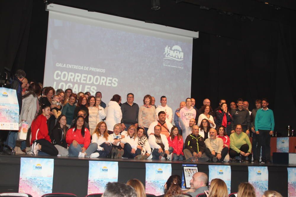 Santa Pola entrega los premios a los corredores locales en una gala festiva.