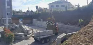 Pontevedra asegura un muro en Monte Porreiro que amenazaba con caerse