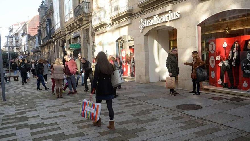 El sector servicios, en el que se encuentran el comercio y la hostelería, suma el mayor número de parados. // Noé Parga