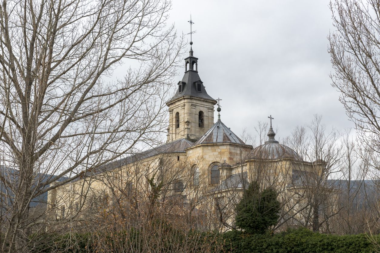 El Monasterio de Santa María de El Paular fue la Iª Cartuja de Castilla fundada por la Casa de los Trastámara