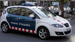 zentauroepp24115787 barcelona 05 11 2013 mossos d  esquadra en el raval coche de180824144408