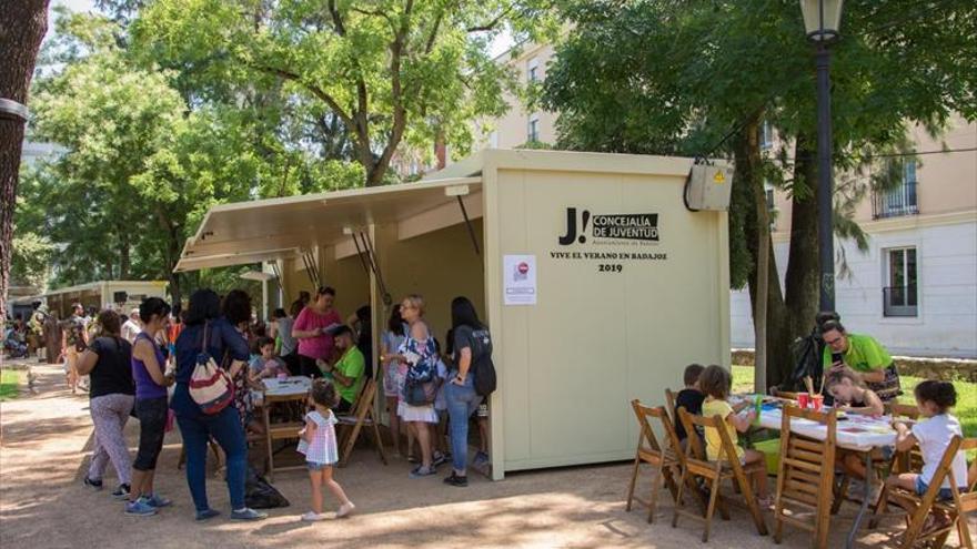 ‘Vive el verano’ organiza talleres para los menores en el parque de Castelar