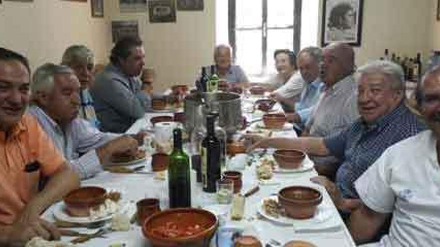 Homenaje al sacerdote Rufino de Castro en Bermillo