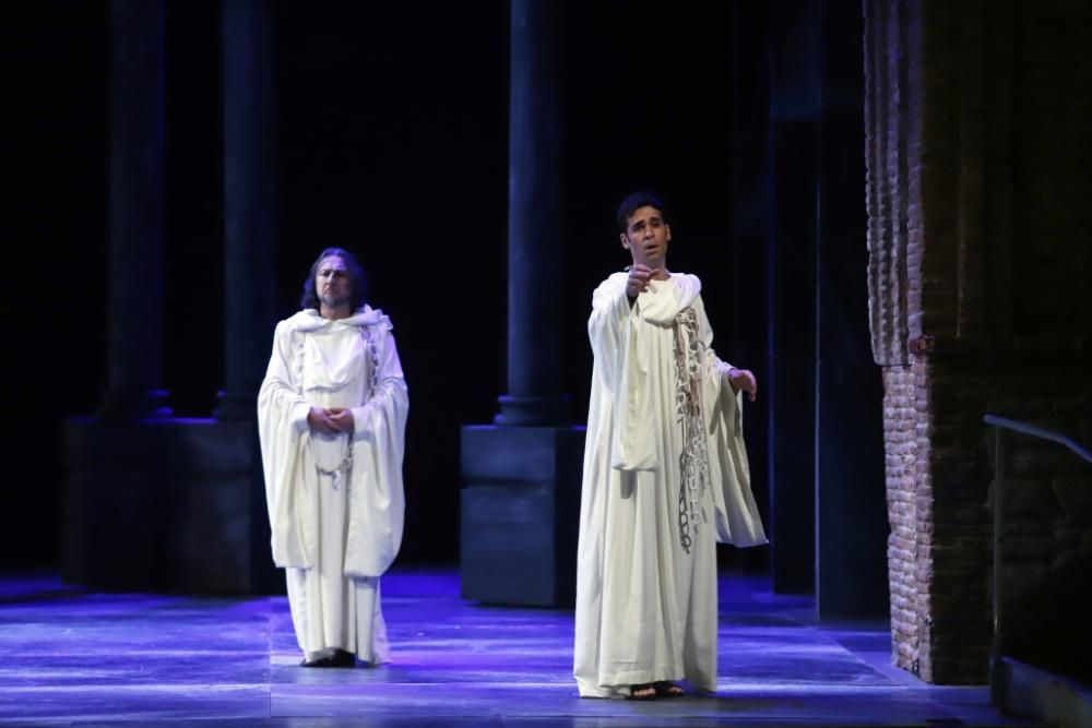 Ensayos de la ópera 'La Favorita' en el Teatro Cervantes.