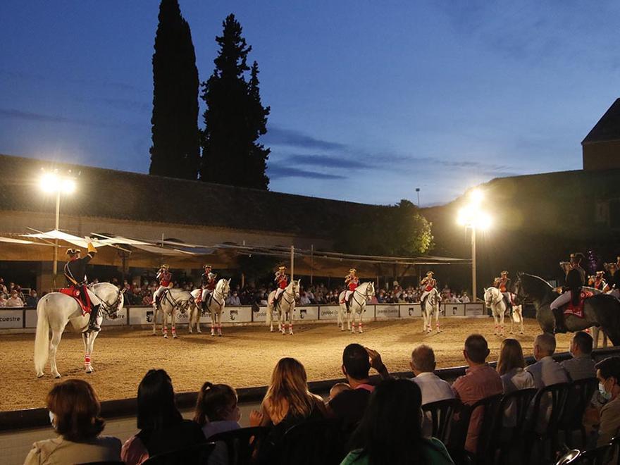 Exhibición de la Banda de Clarines de la Guardia Civil en Caballerizas Reales