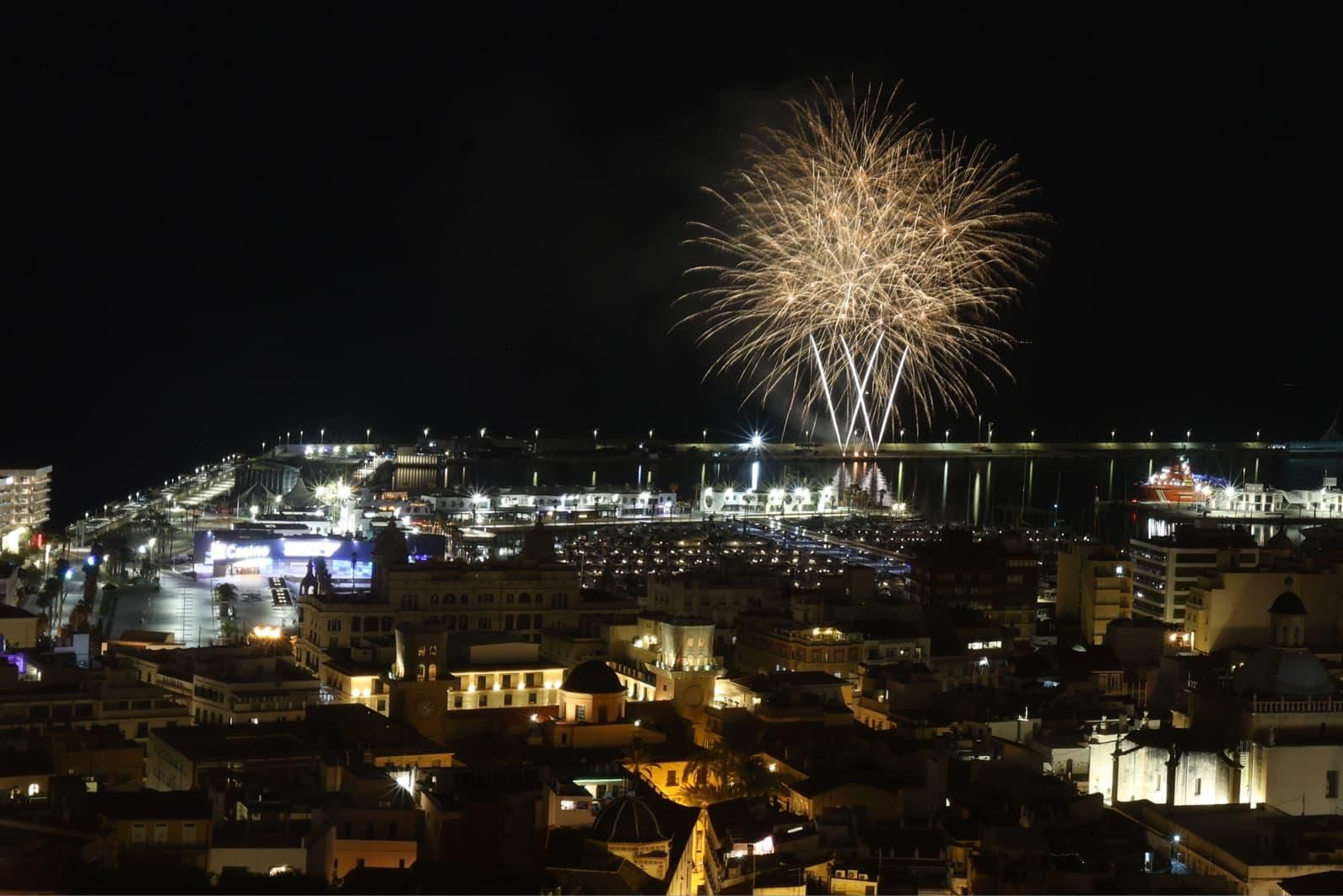 El castillo por el 9 d'Octubre lanzado en Alicante por Coeters Dragons