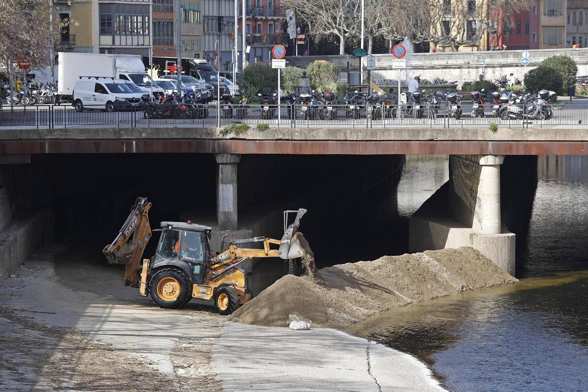 Una màquina treballant aquest dimarts matí.