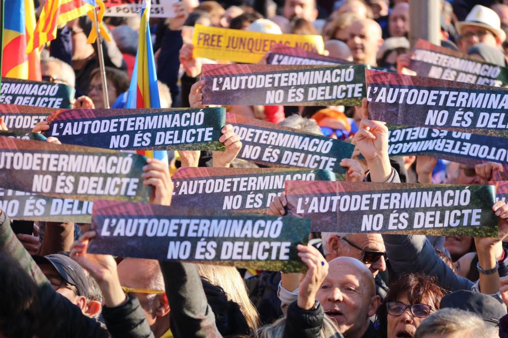 L'independentisme es manifesta a Barcelona en contra del judici del procés