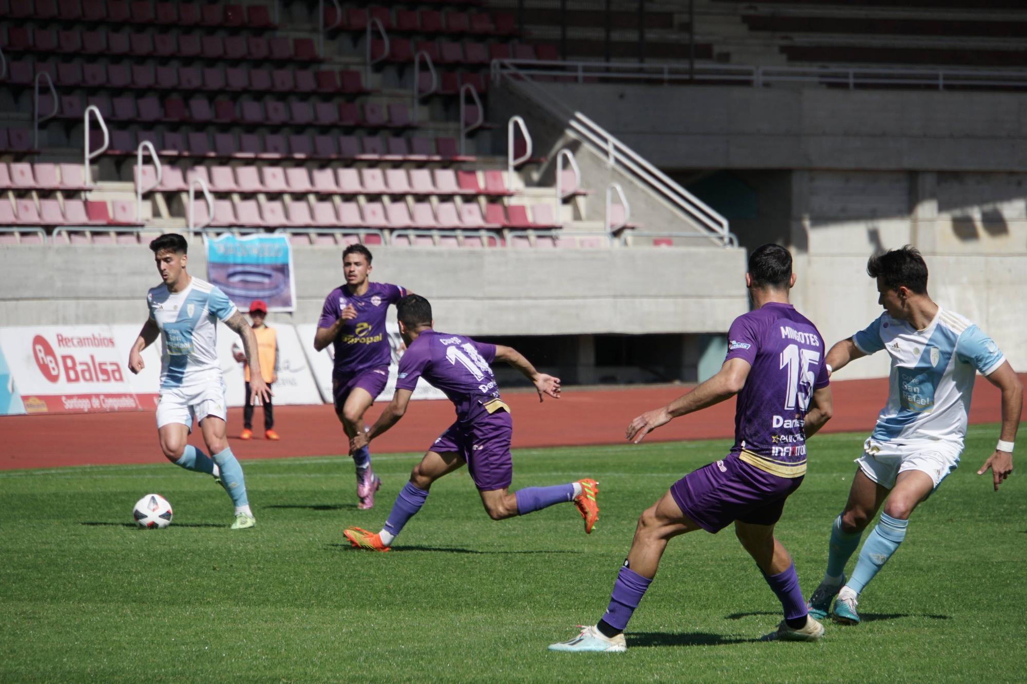 SD Compostela 3 - Palencia 0: las imágenes del partido