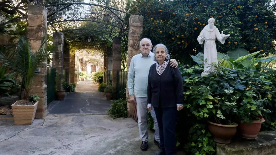 Jaume Llabrés y Aina Pascual, 30 años cuidando y divulgando el patrimonio del convento de las caputxines en Palma