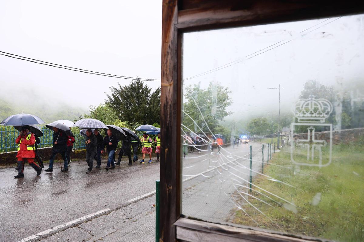 LLegada de la marcha a Trabáu, en Degaña.