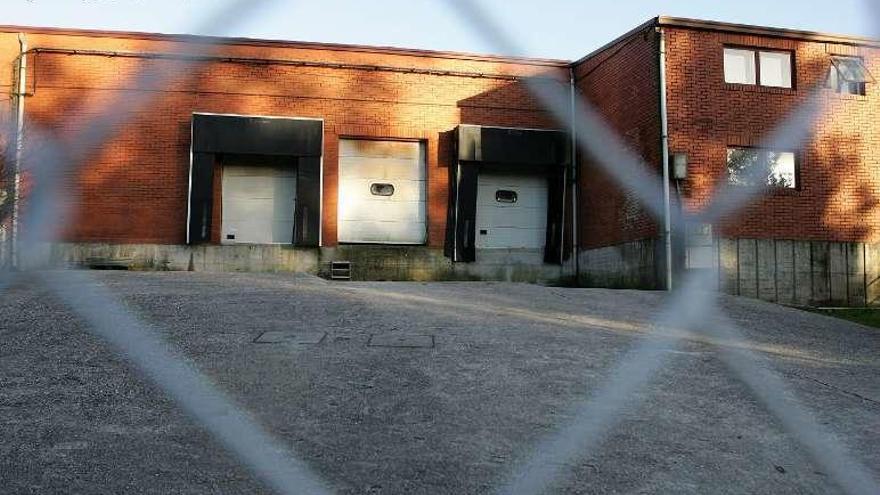 El Concello no puede entrar al Matadero Comarcal. // Bernabé / Javier Lalín