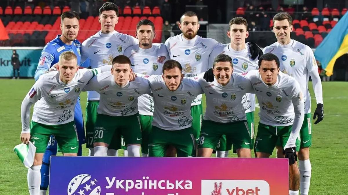 Un once inicial del Karpaty Lviv, con Pablo Álvarez, el único español que milita en la liga de Ucrania
