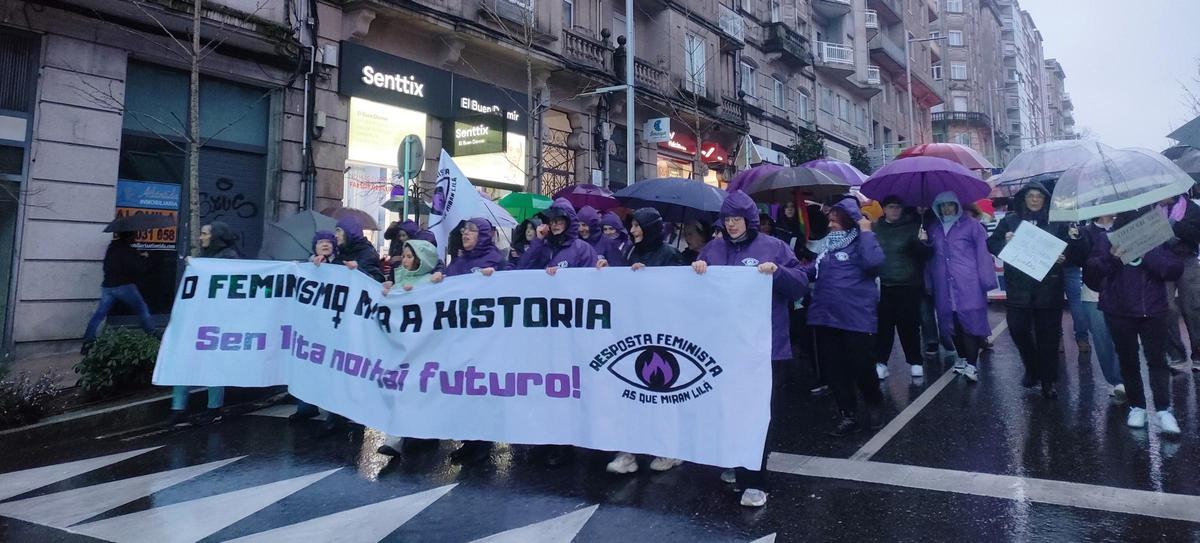 Manifestación con motivo del 8M convocada en Vigo por Resposta Feminista.