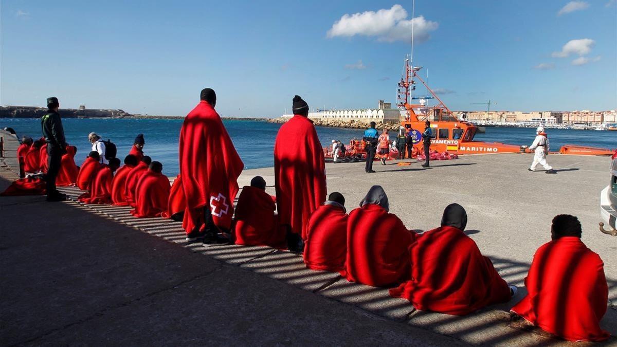 Inmigrantes rescatados en el Estrecho de Gibraltar.