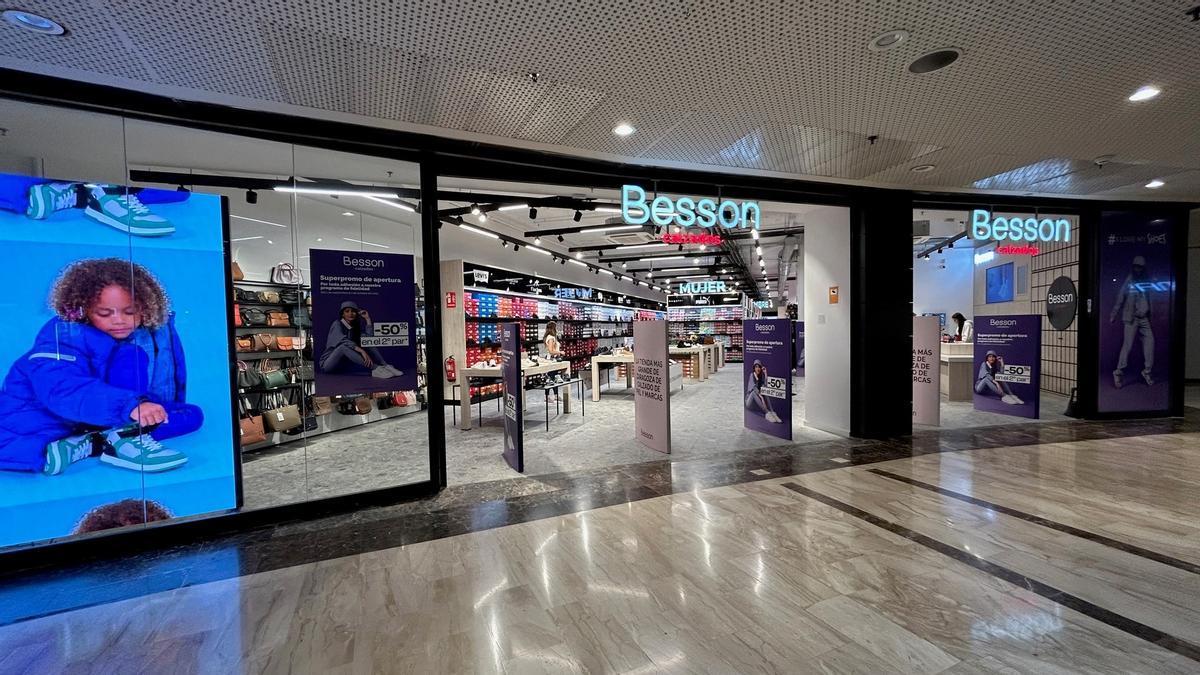 Entrada de Besson Calzados, la nueva tienda del centro comercial GranCasa