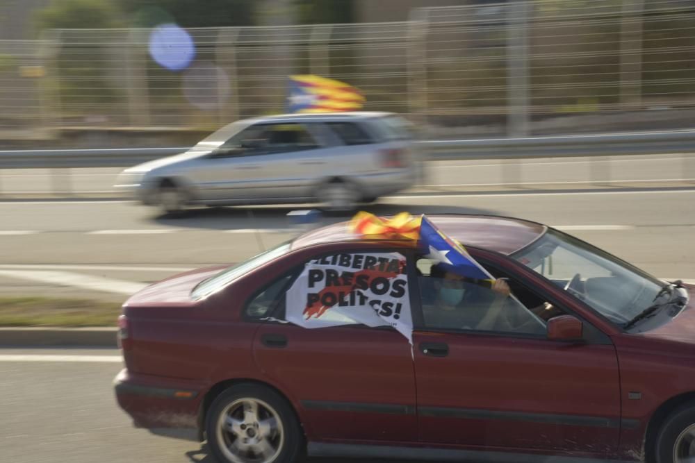 Tret de sortida de la rua cap a Lledoners amb més de 200 vehicles a l'aparcament de Menfis de Manresa