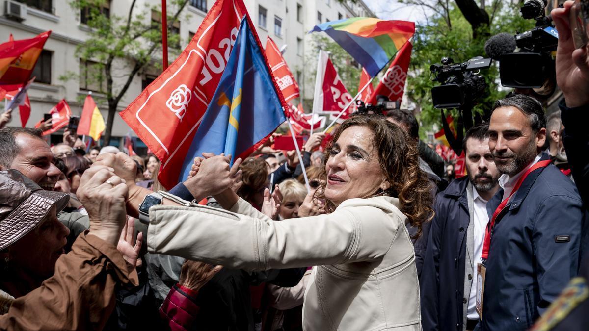 El PSOE espera una señal de Sánchez tras la demostración de apoyo y asimila su posible marcha