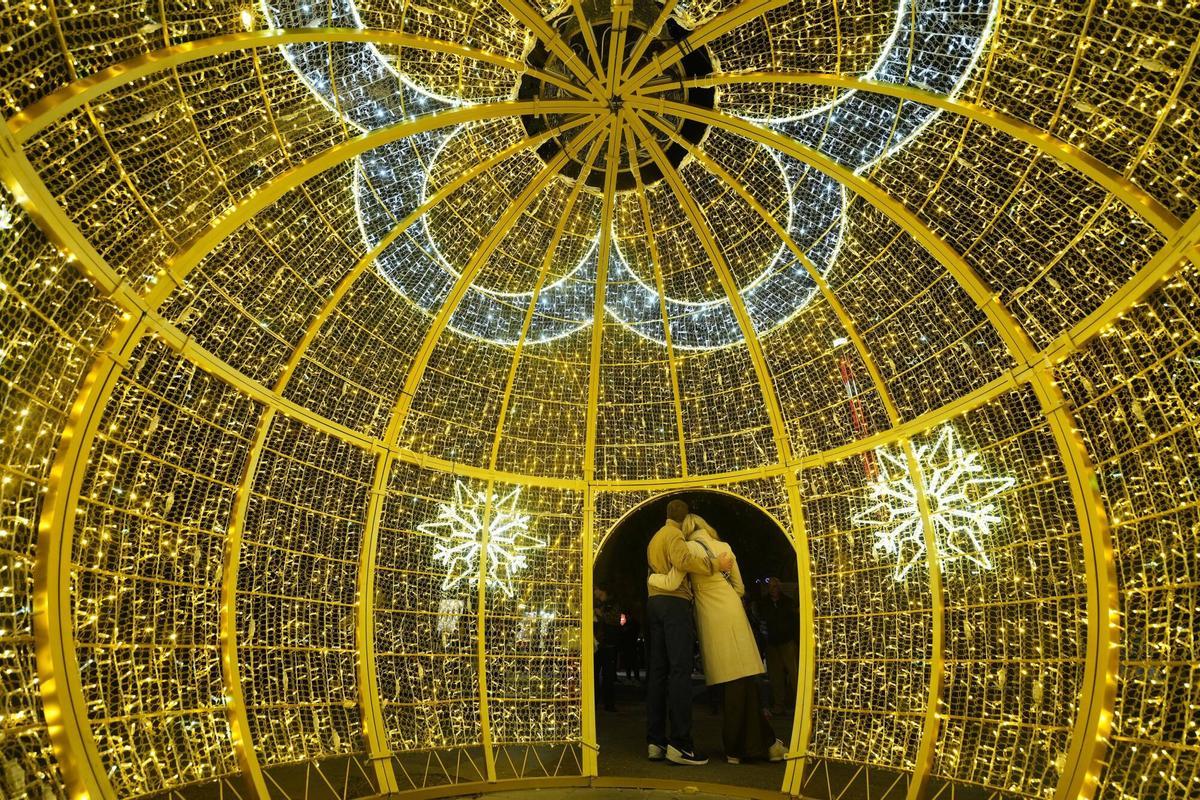 Barcelona 28/11/2025 Nadal al Port Encendido de la iluminación de navidad en el puerto de Barcelona Fotografía de Ferran Nadeu