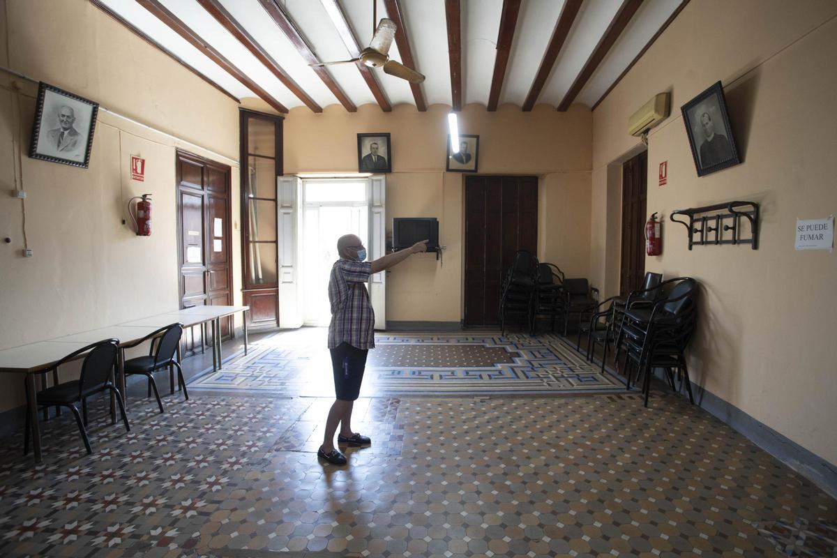 Dependencias del primer piso, sala de reuniones.