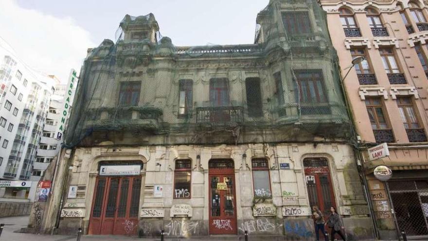 Situación actual de la casa modernista de la avenida de Oza, antes llamada General Sanjurjo.