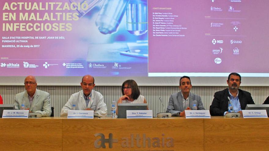 Els participants a la inauguració de la jornada, que es va celebrar a Sant Joan de Déu