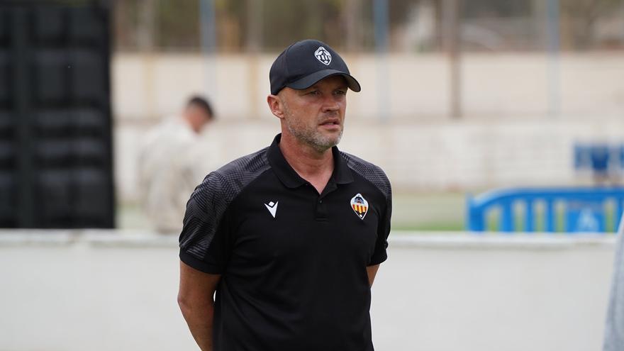 Feyenoord se fija en Dick Schreuder, entrenador del CD Castellón