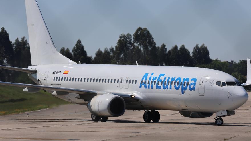 Un rayo provoca daños en un avión mientras aterrizaba en Vigo