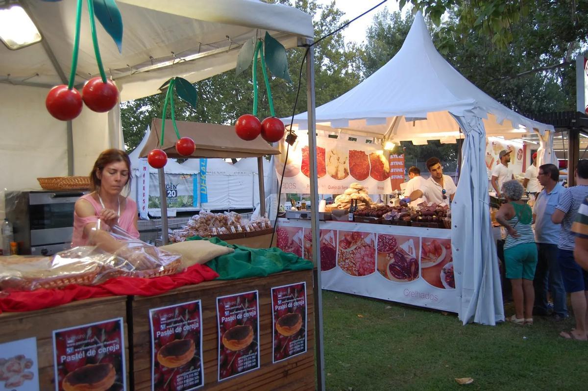 Stands de gastronomía en la Feria Rayana de Moraleja.