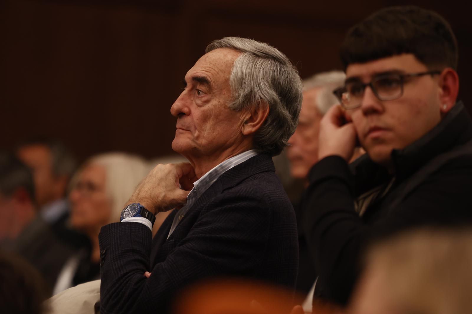 Los asistentes a la presentación del libro de Francisco Camps en un hotel de València