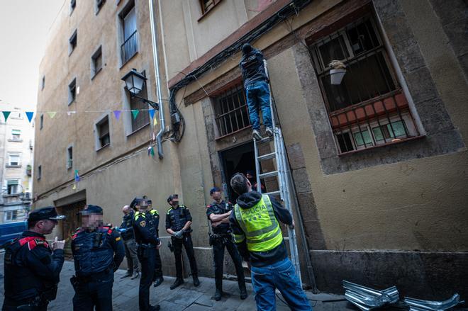 Macrooperación policial contra el tráfico de droga en el centro de Barcelona