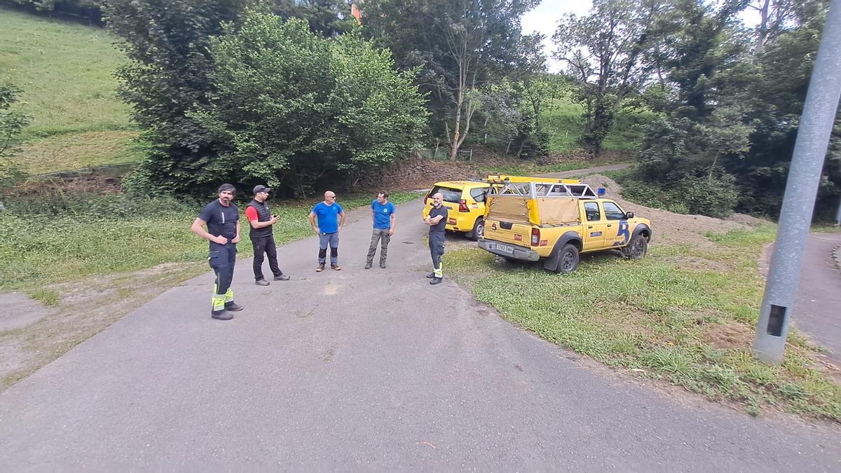Efectivos de Bomberos de Asturias en el operativo de búsqueda