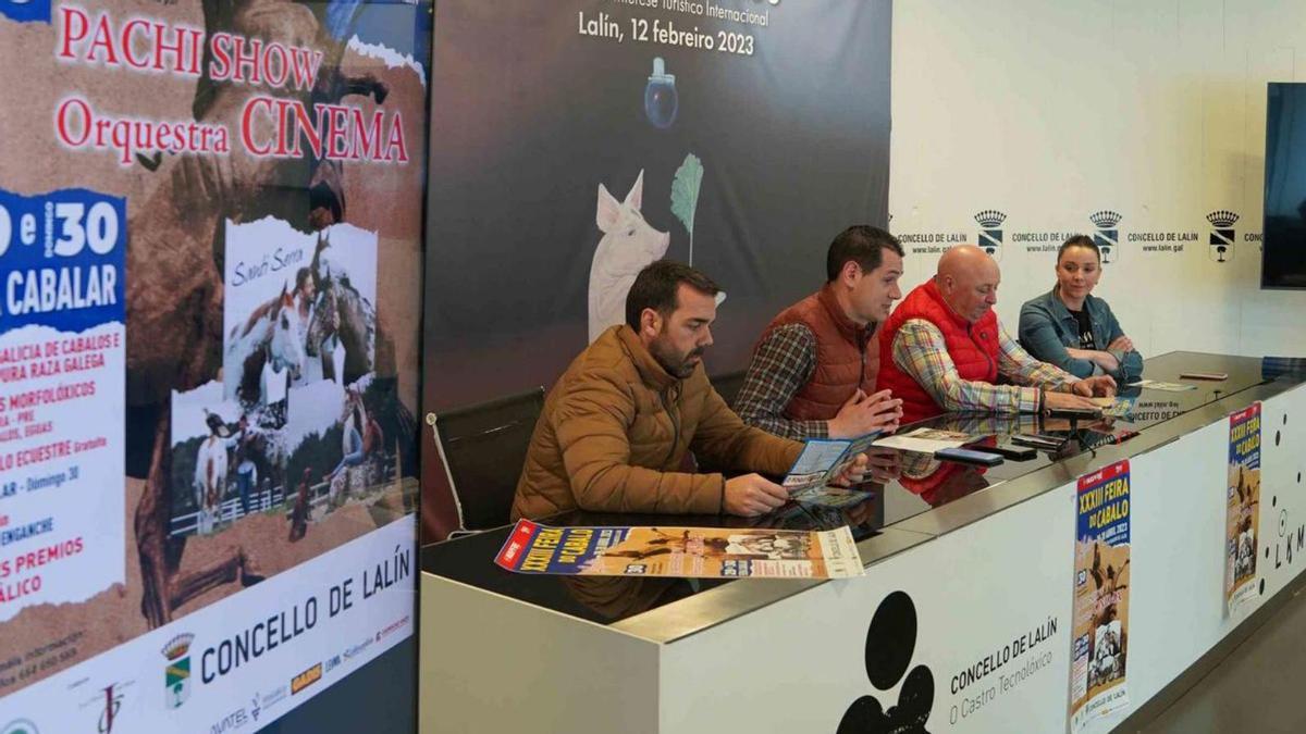 Javier Cuíña, José Cuñarro, Carlos
 Seijas y Begoña Blanco, durante la 
presentación, ayer, de la Feira do Cabalo
 de Lalín en sala de prensa del Concello.