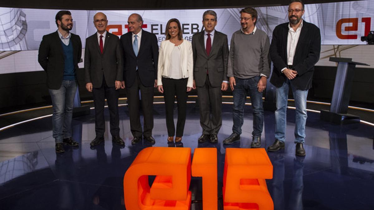 Gabriel Rufián (ERC), Josep Antoni Duran Lleida (Unió), Jorge Fernández Díaz (PPC), Carme Chacón (PSC), Francesc Homs (Democràcia i Llibertat), Xavier Domènech (En Comú Podem) y Juan Carlos Girauta (C's), en el debate de TV-3.